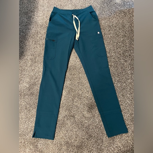 NWOT: Figs Yola Skinny Scrub Rare Color *Caribbean Blue*. XS/T - Picture 2 of 6